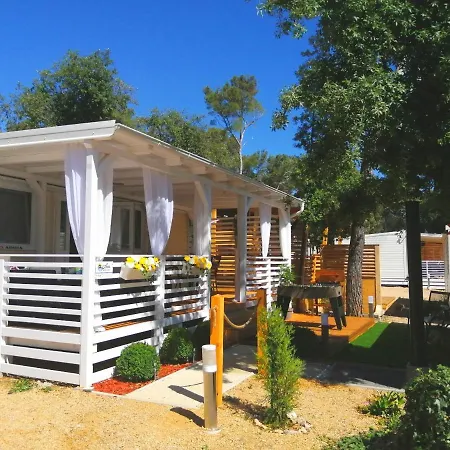 Mobile Ana - Camp Soline Biograd Weißenburg